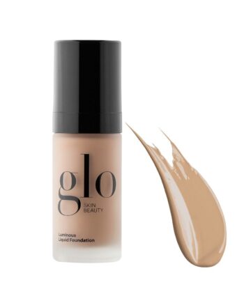 Glo Luminous Liquid Foundation Spf 18 Almond  30 Ml Hos Frisøren   Baronen