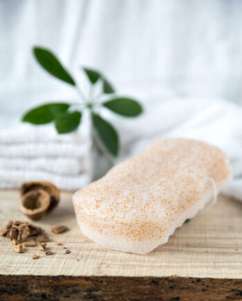Organic Konjac Svamp Body  Walnut Shell Pure Hos Frisøren   Baronen