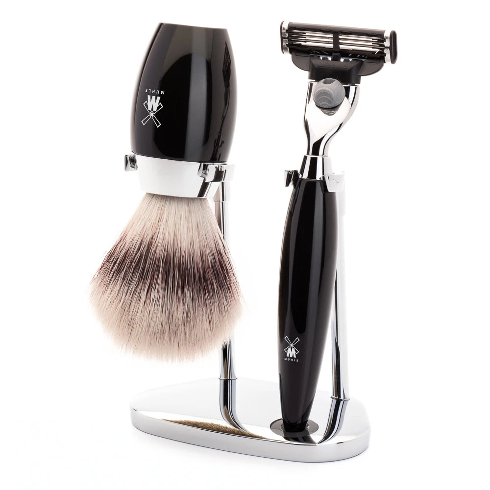 Mühle Shaving Barbersæt Med Mach3 Skraber  Børste Og Holder  Kosmo  Sort Kunstharpiks